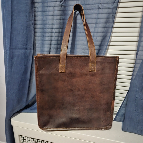 Leather tote - Picture 2 of 2